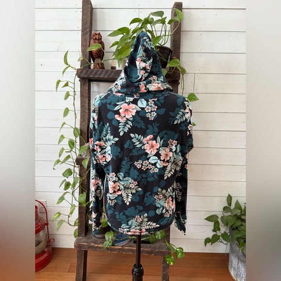 Calvin Klein Performance Floral Top - Teal with Pink Accents - Picture 8 of 17